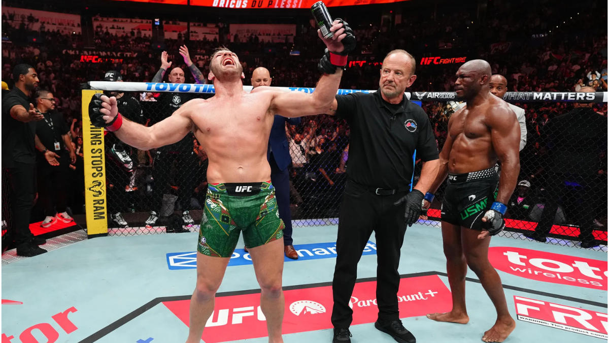 Dricus du Plessis lands a knee against Kamaru Usman at UFC Oklahoma City