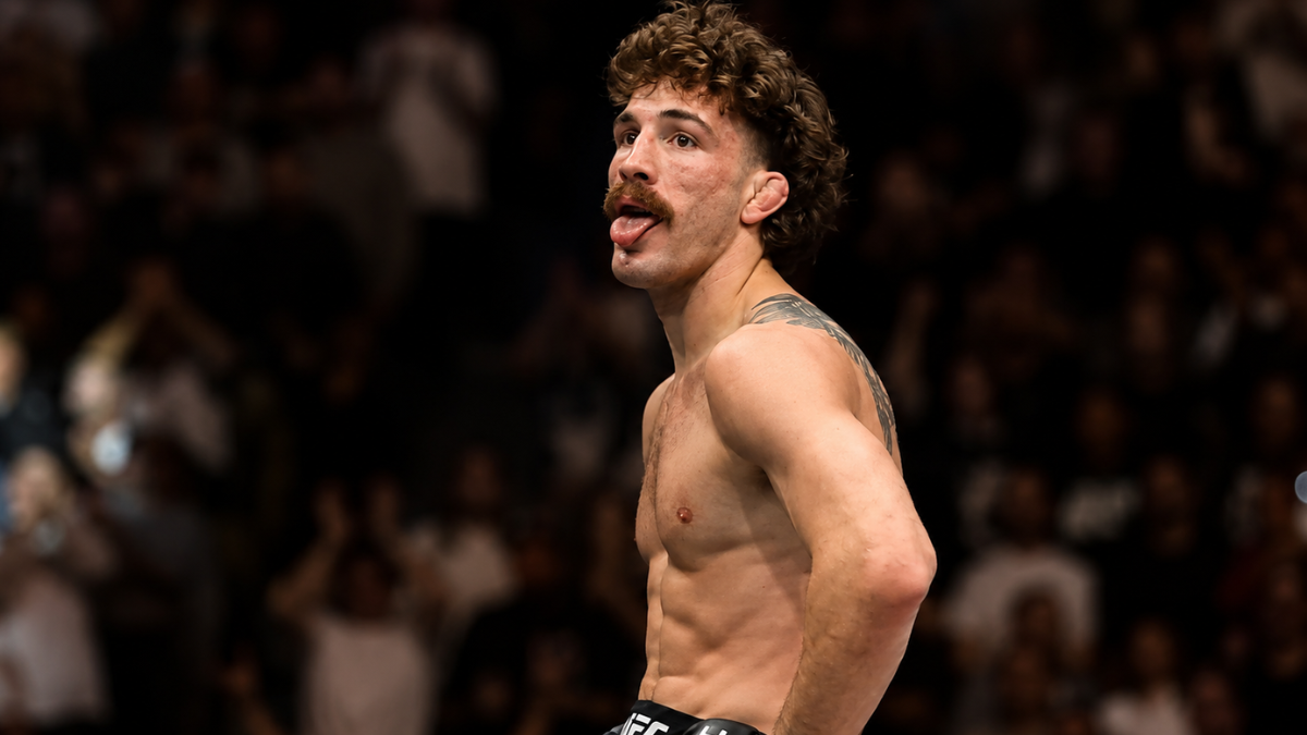 Quillan Salkilld answers reporter questions during UFC Vegas 120 media day