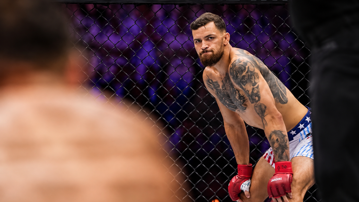 Arman Tsarukyan faces off before his UFC 331 fight announcement