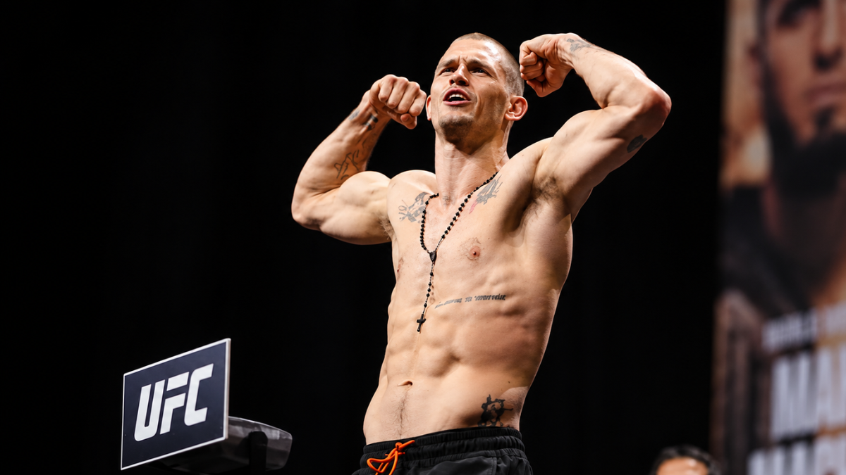 UFC 330 start time