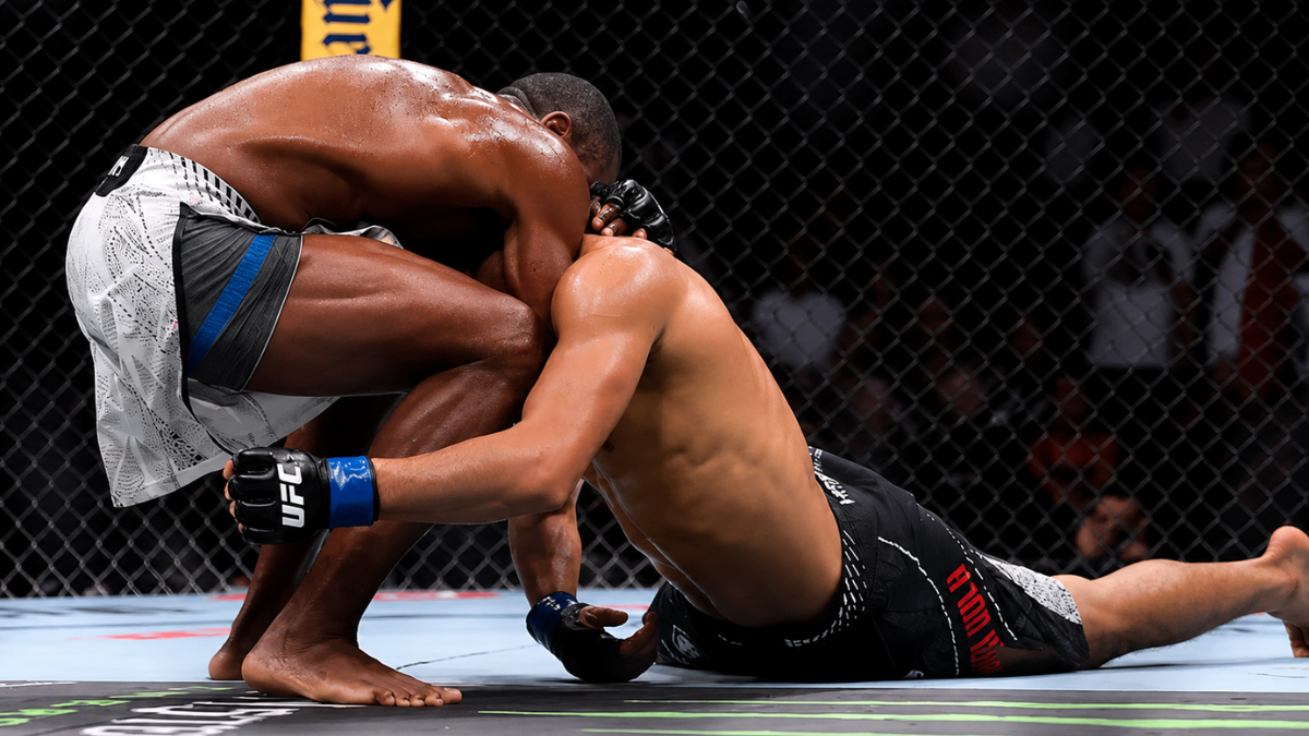 Jeremiah Wells scores comeback submission upset at UFC 330