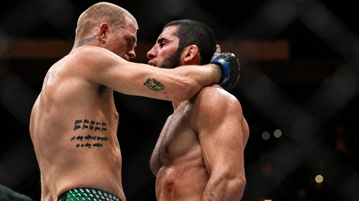 Islam Makhachev coach Ian Garry